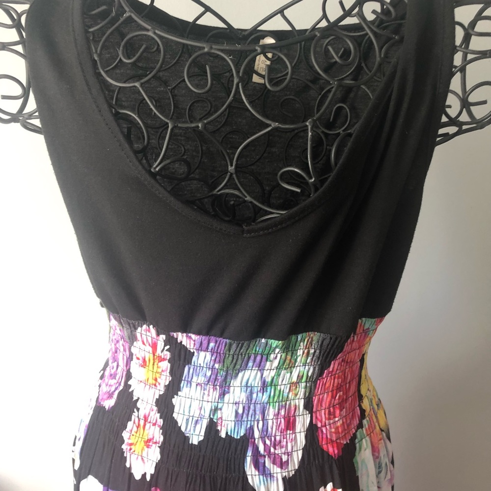 FLOWERY DRESS